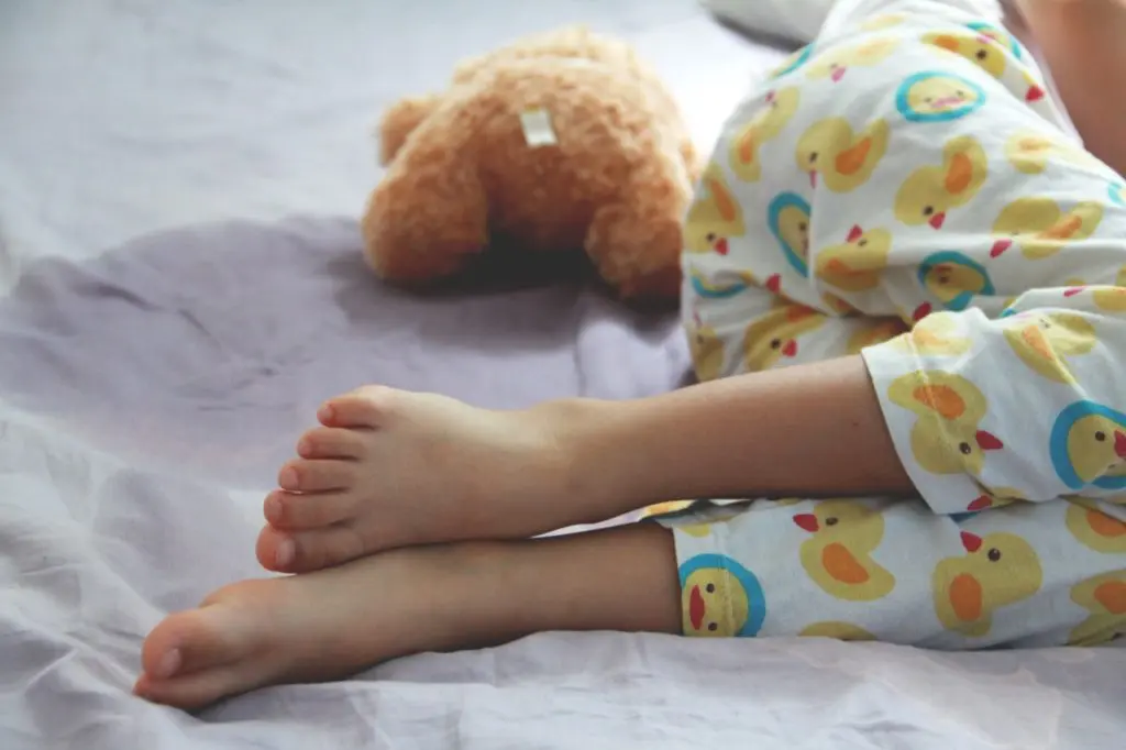 niño mojando la cama